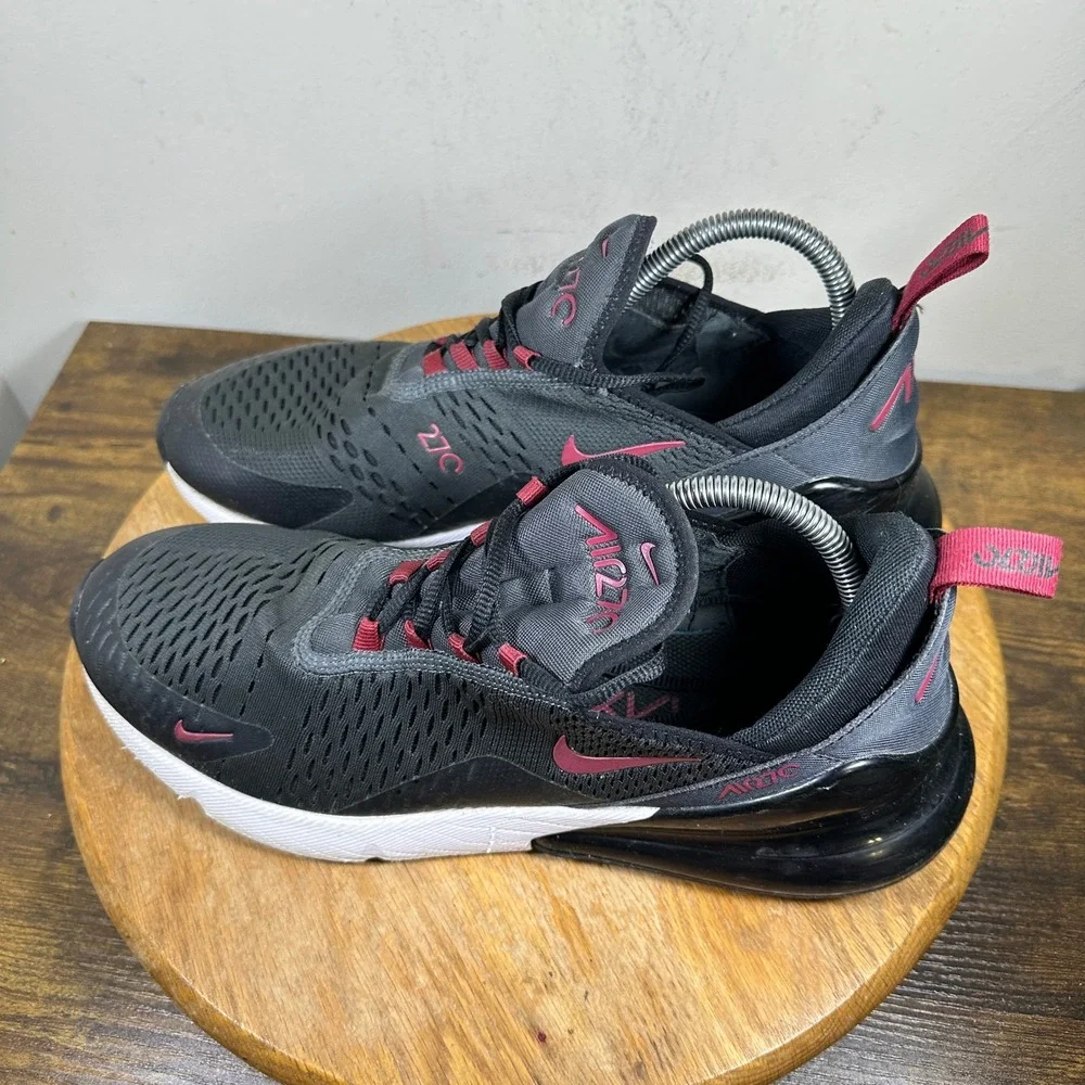 Nike Air Max 270 Men's Black Red Running Lifestyle Shoes Size 11 DZ4402-001